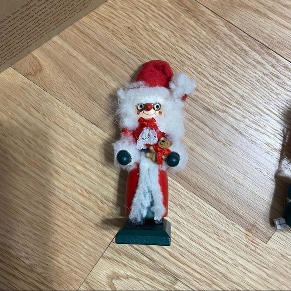 Nutcracker Village Set of 4 Miniature Nutcrackers Santa Christmas Holiday Decor - Picture 6 of 9